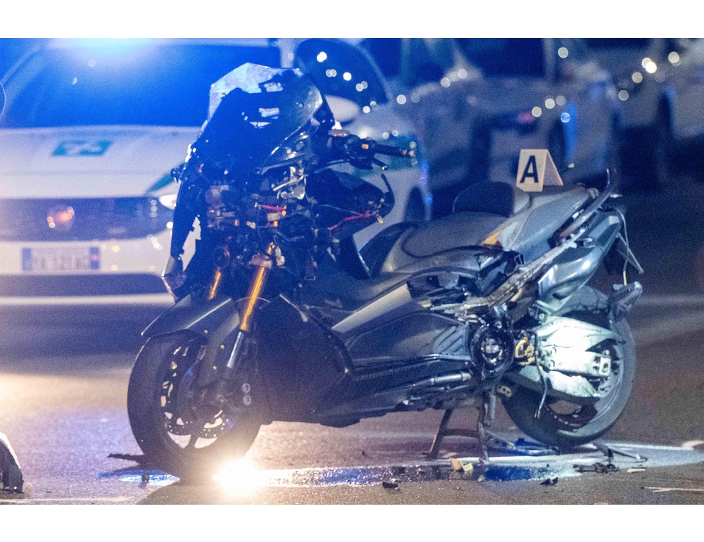 Lo scambia per un rivale e lo uccide investendolo
