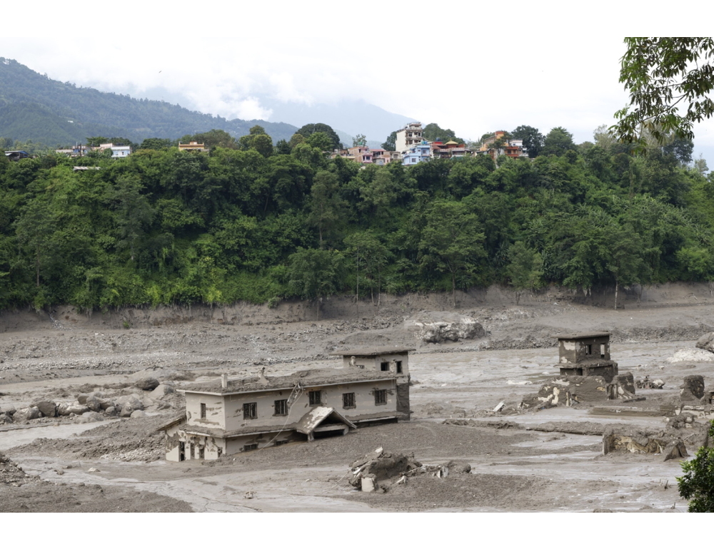 Media, ‘valanga di ghiaccio potrebbe aver provocato l’esondazione del fiume in Nepal’