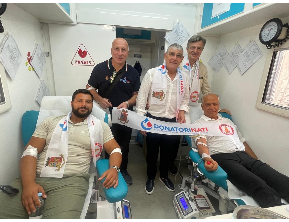 Ministro Piantedosi dona il sangue a Pietrastornina, suo paese d’origine