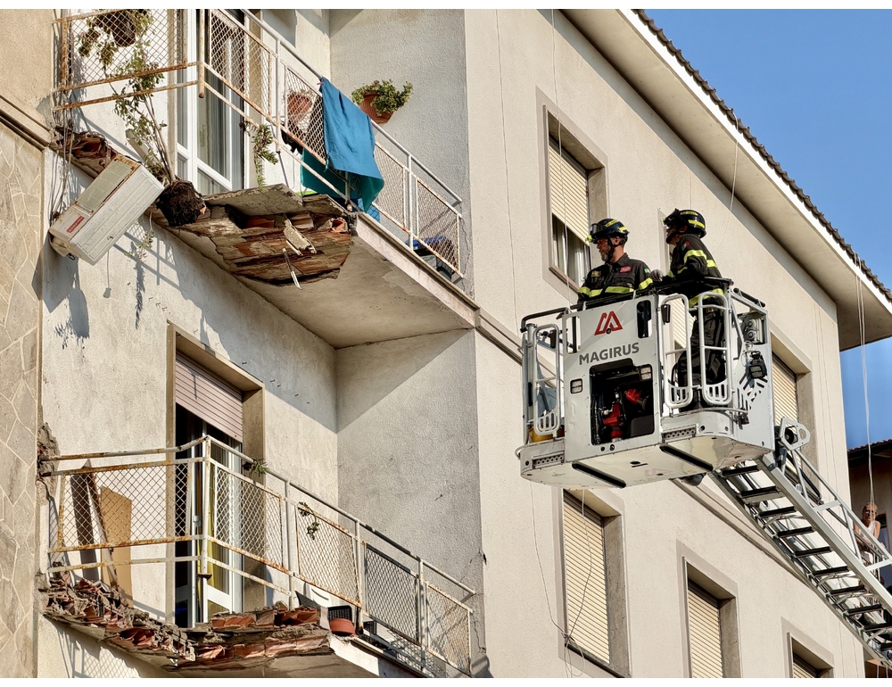 Morta nel crollo del balcone a Livorno, prefettura avvia mappatura edifici