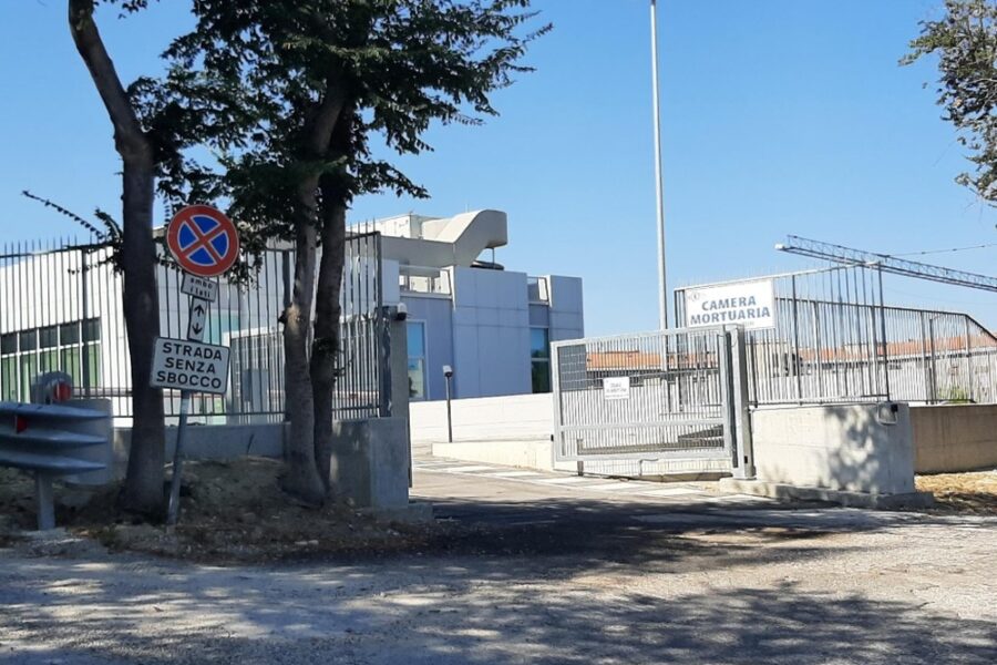 Decesso in ambulanza dopo colluttazione e uso Taser. Vittima 35enne risiedeva in Polonia