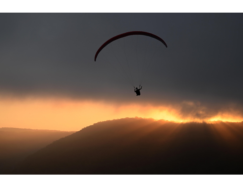 Muore un giovane nel tentativo di entrare a Ceuta col parapendio