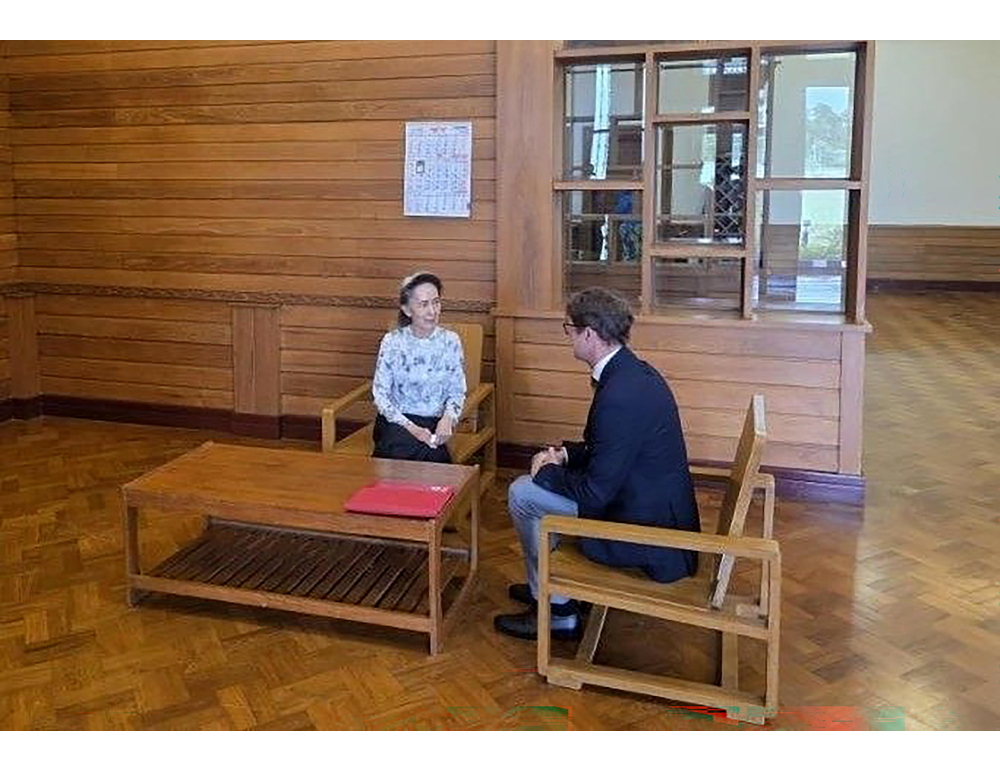 Myanmar, Suu Kyi incontra un rappresentante della Croce rossa