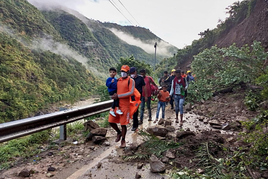 Il totale delle vittime della catastrofe è di 750 morti e 3.044 dispersi