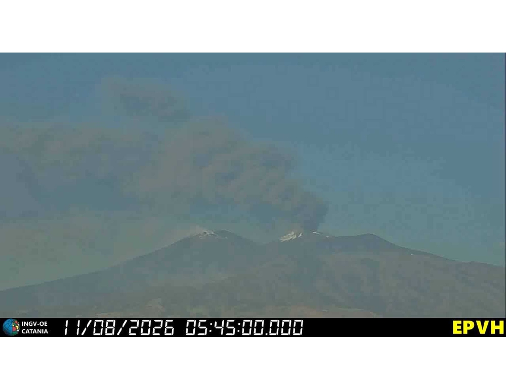 Nube vulcanica sull’Etna, sospesi atterraggi a Catania fino alle 19