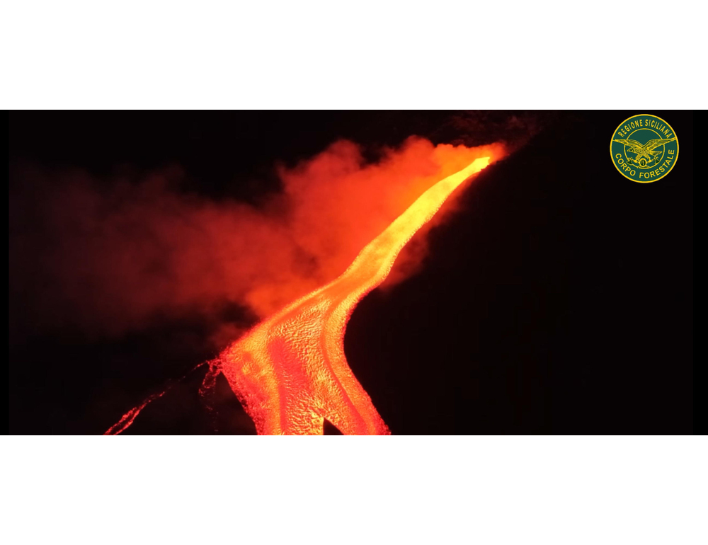 Nuova bocca eruttiva sull’Etna, anche questa alla base della Valle del Bove