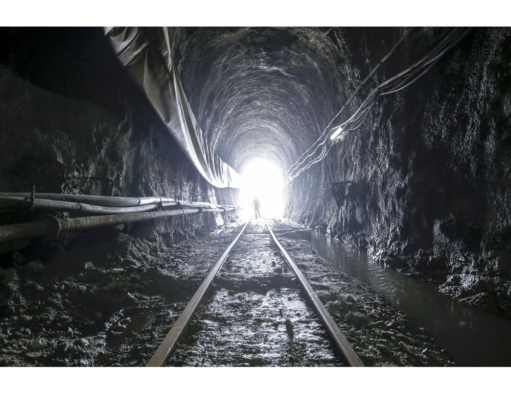 Oltre 100 lavoratori intrappolati nel tunnel di una centrale idroelettrica in Nepal