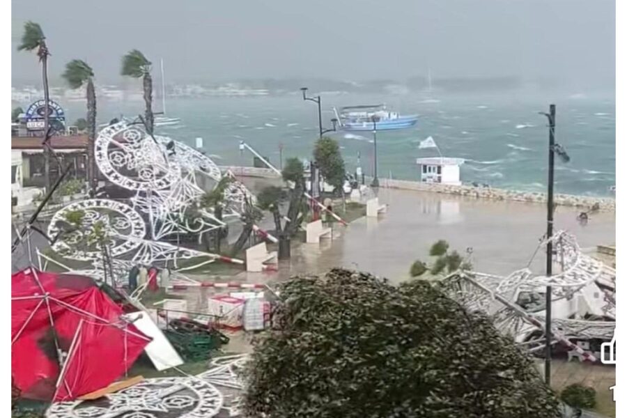 Il sindaco: "Rimanere al chiuso e non avvicinarsi a pontili sulla costa e ad impalcature"