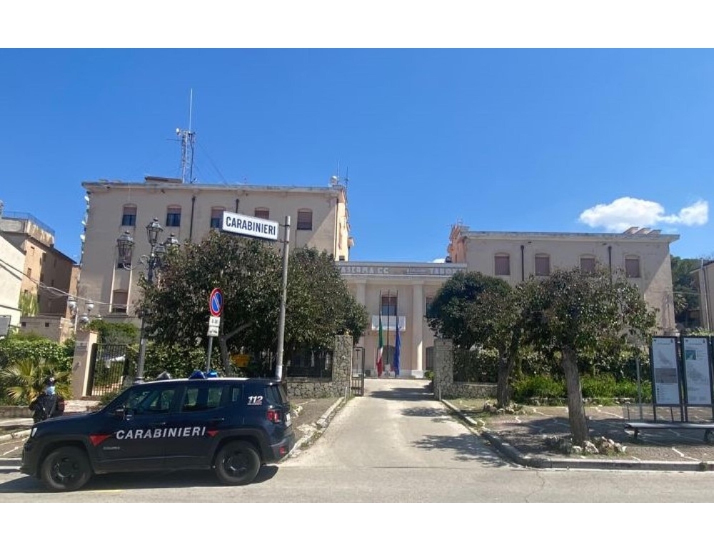 Operaio cade da tre metri in un cantiere edile nel Palermitano, è grave