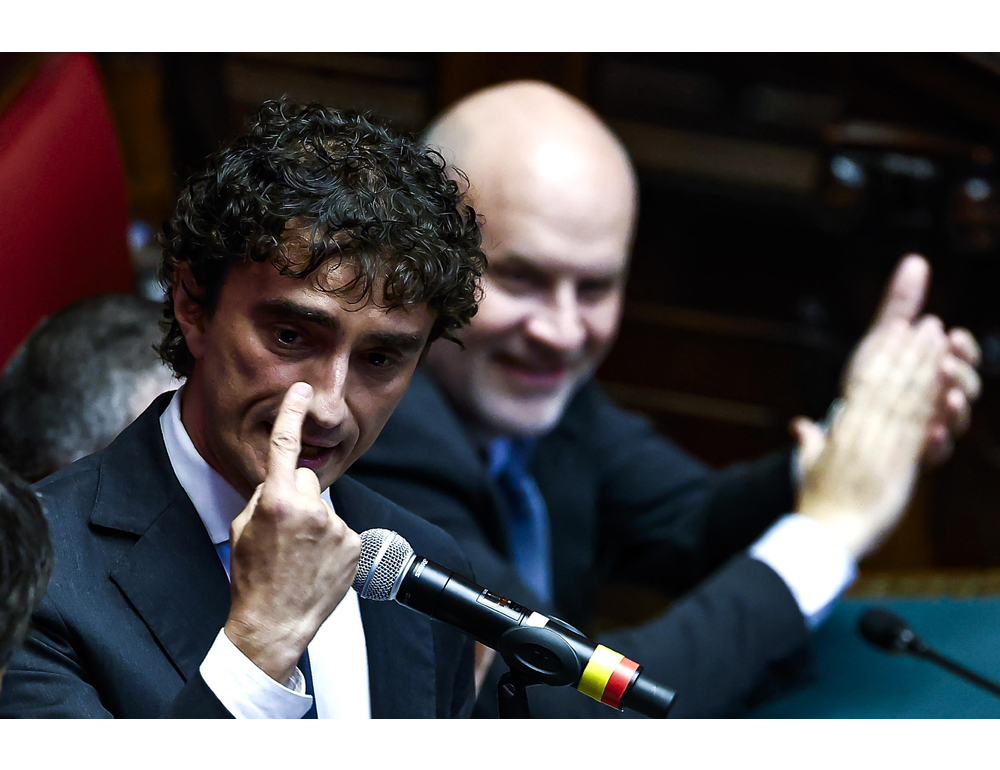 Opposizioni a Fontana, sanzioni per Bignami dopo false accuse a Scalfaro