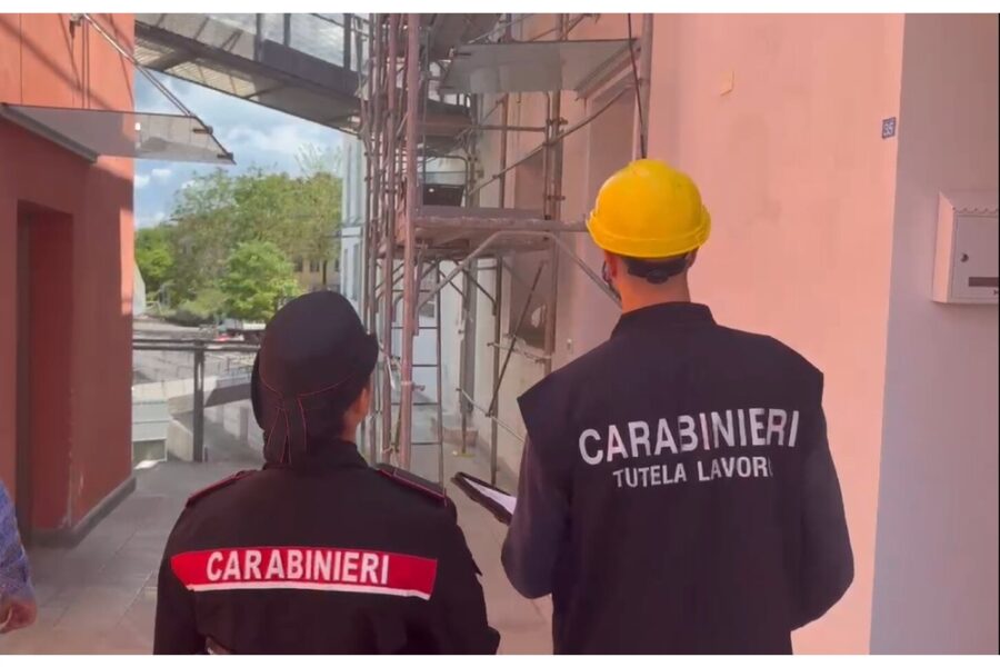 Intervento dei carabinieri del Nucleo ispettorato del lavoro di Siena