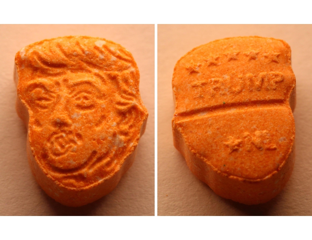 Pillole di ecstasy con la faccia di Trump, istituto olandese lancia allarme