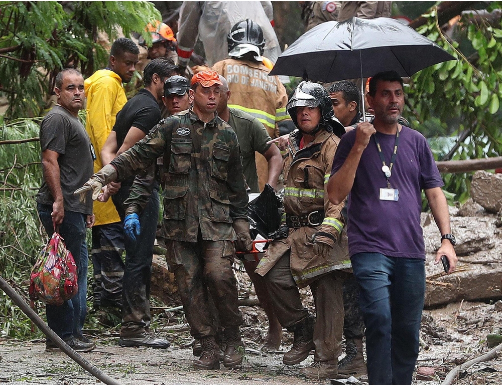 Quattro morti in un incidente d’elicottero a Rio, tre sono turiste colombiane