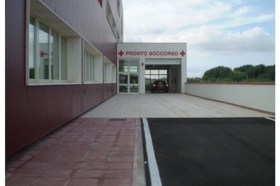 Un ultracinquantenne ricoverato all'ospedale San Martino