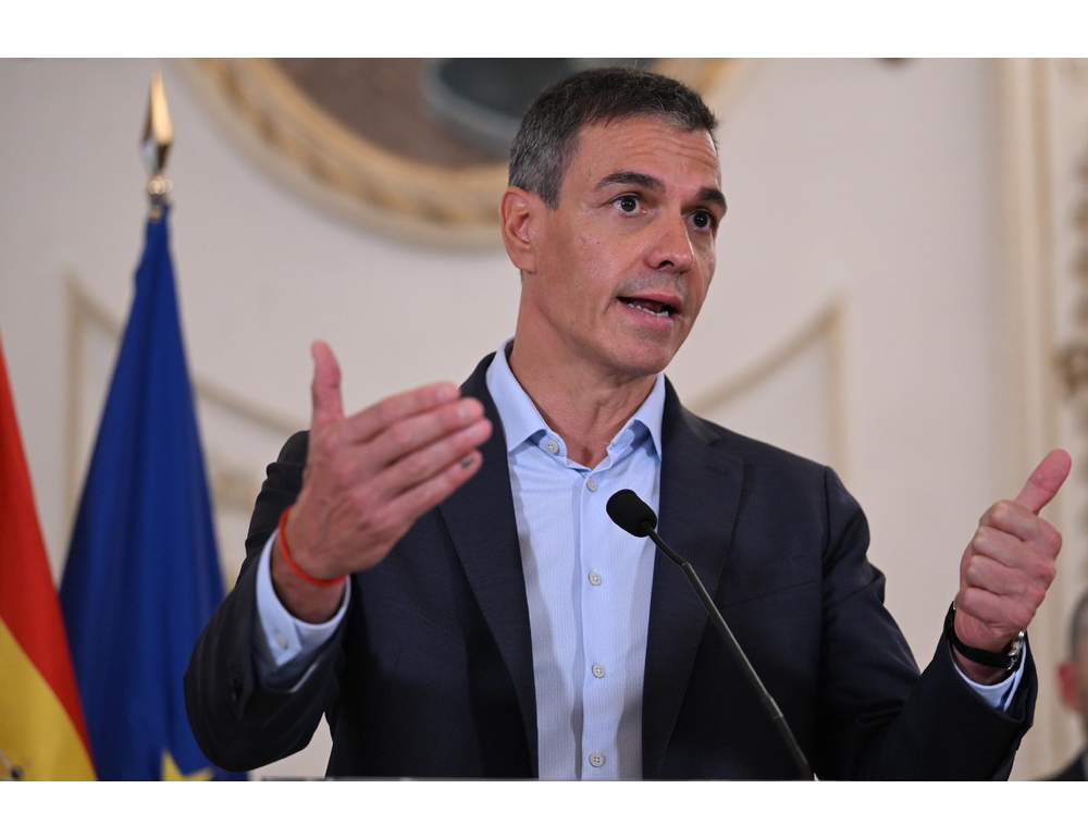 Sanchez vola a Lanzarote per le vacanze e posta sui social sua playlist