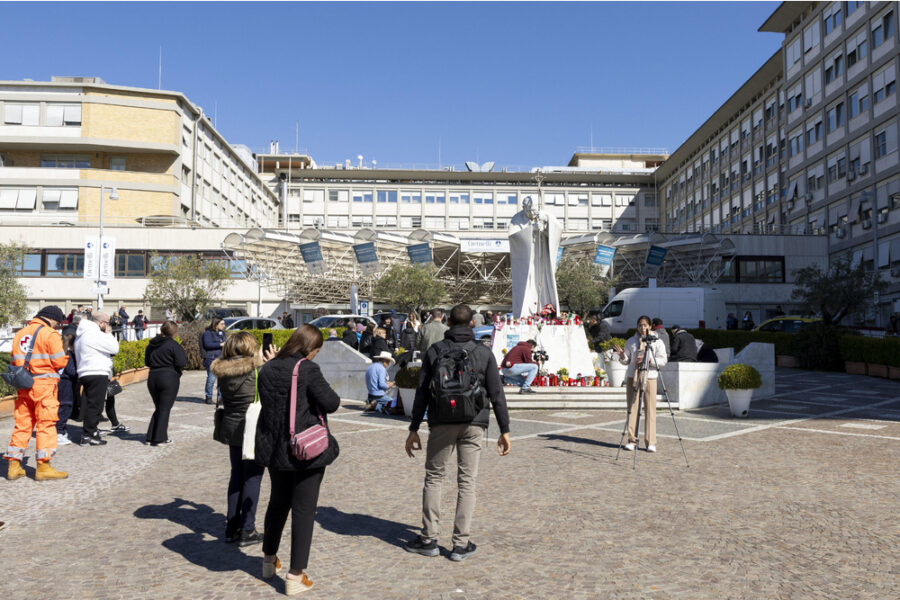 È ricoverato al policlinico Gemelli
