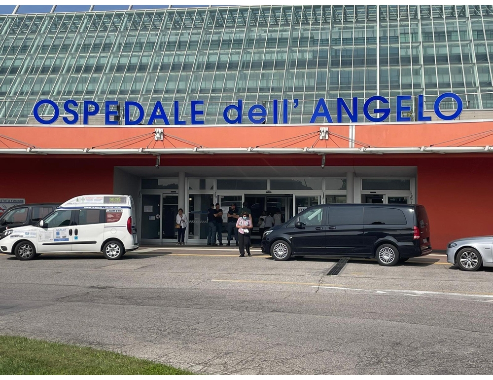Si tuffa in mare e sbatte la testa, 17enne muore in ospedale dopo 4 giorni