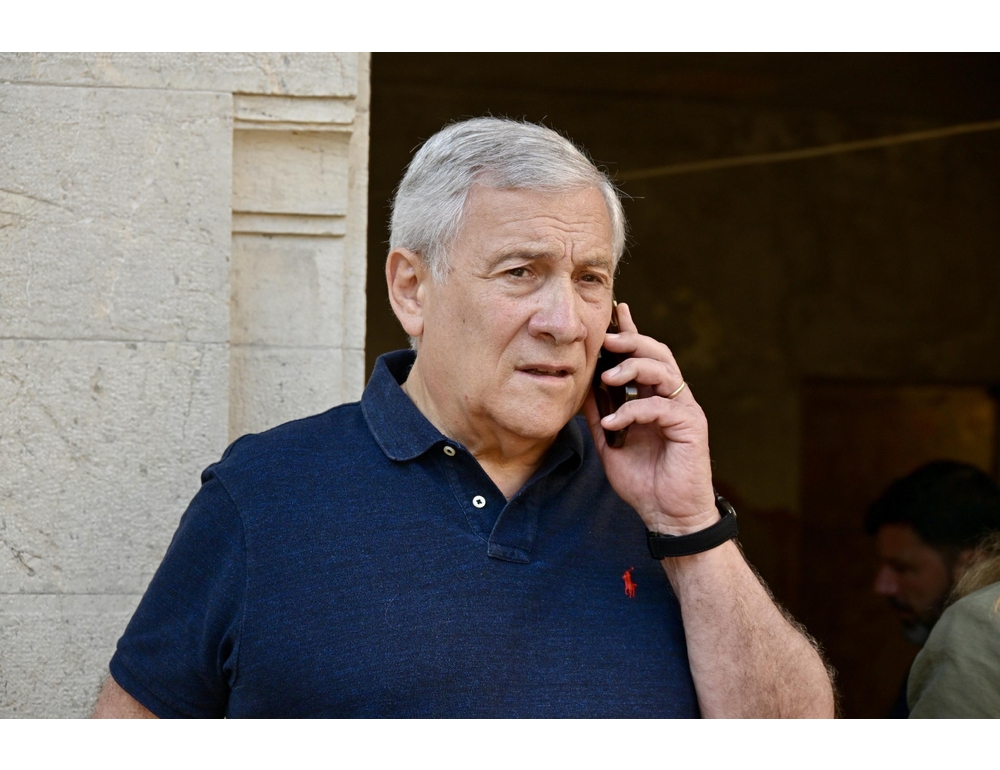 Tajani sente Araghchi, ‘proseguire dialogo e riaprire presto Hormuz’