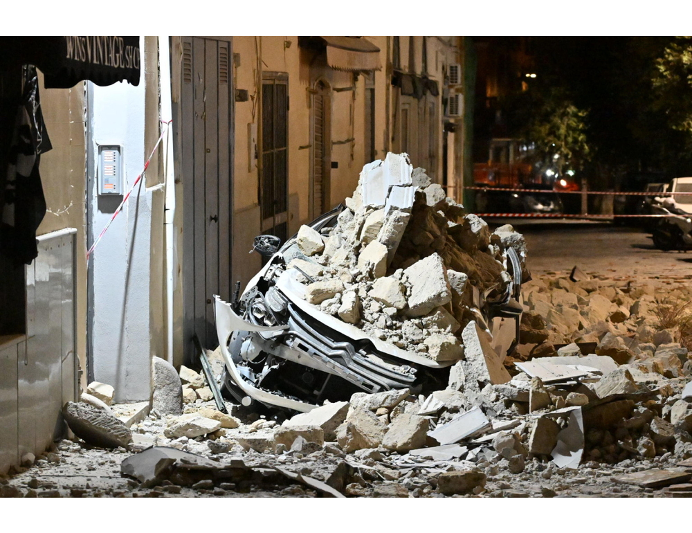 Terremoto Campi Flegrei, Protezione civile ’21 feriti, due in codice rosso’