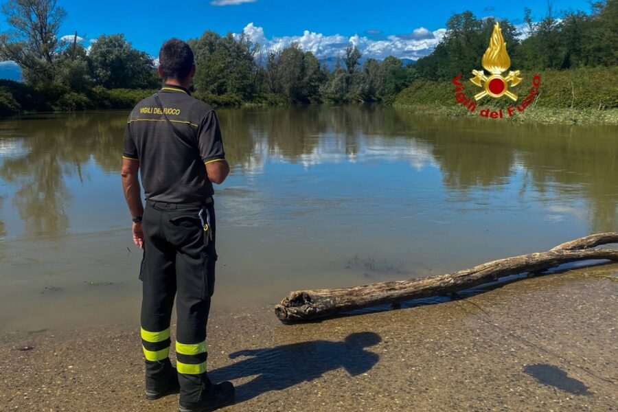 I vigili del fuoco sono al lavoro nell'area