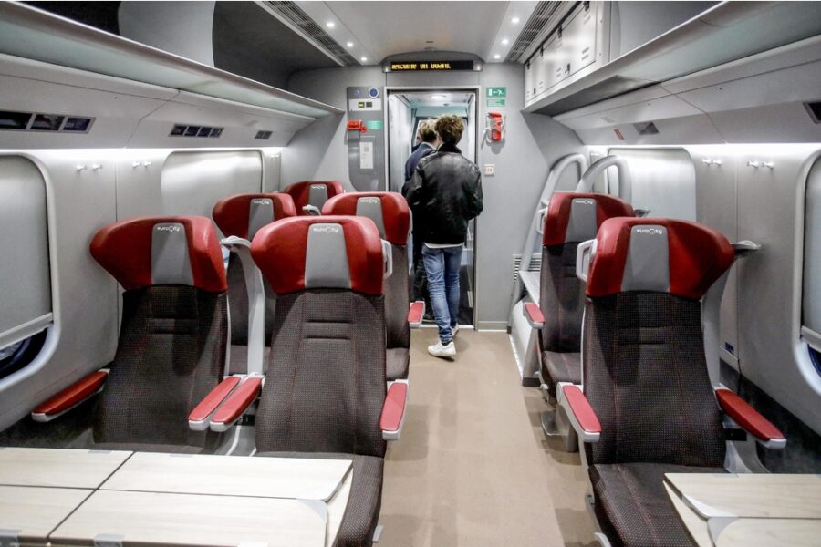 Trainano domanda le località della costa adriatica; Parigi è la meta estera più scelta