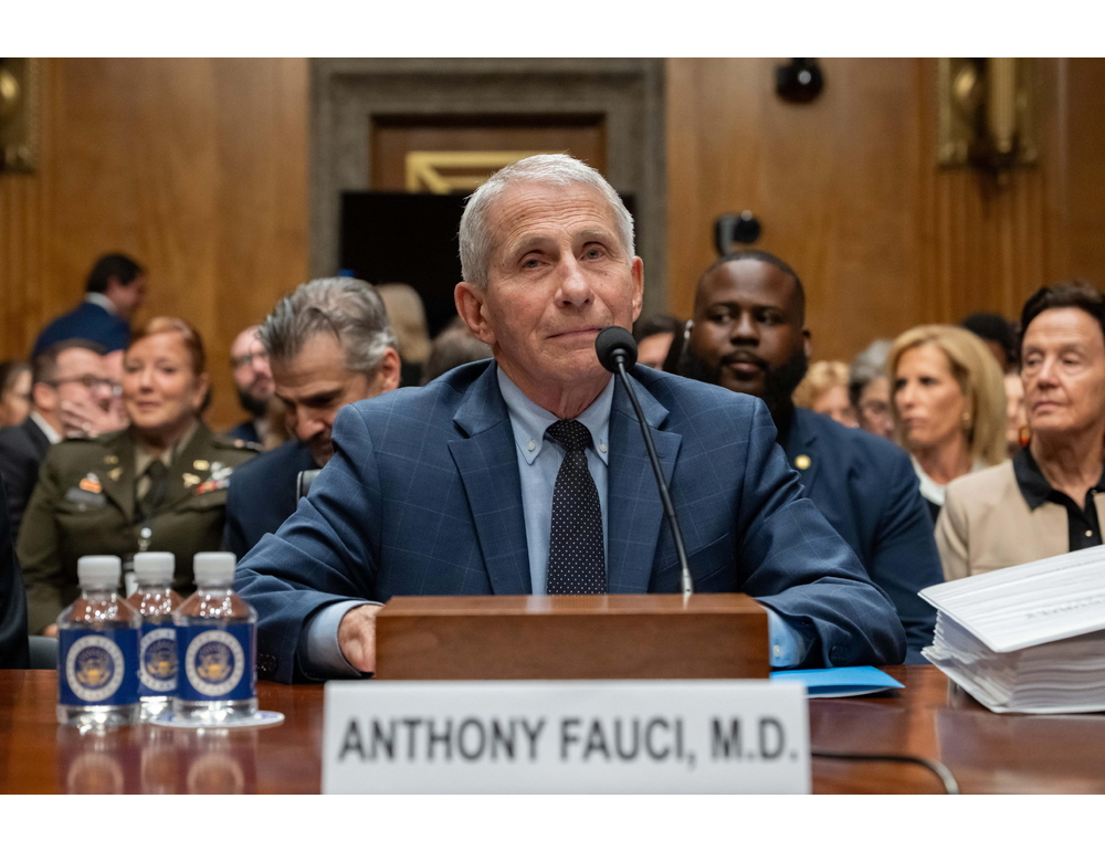 Trump, ‘Fauci? Il Dipartimento di Giusutiza dovrebbe incriminarlo’