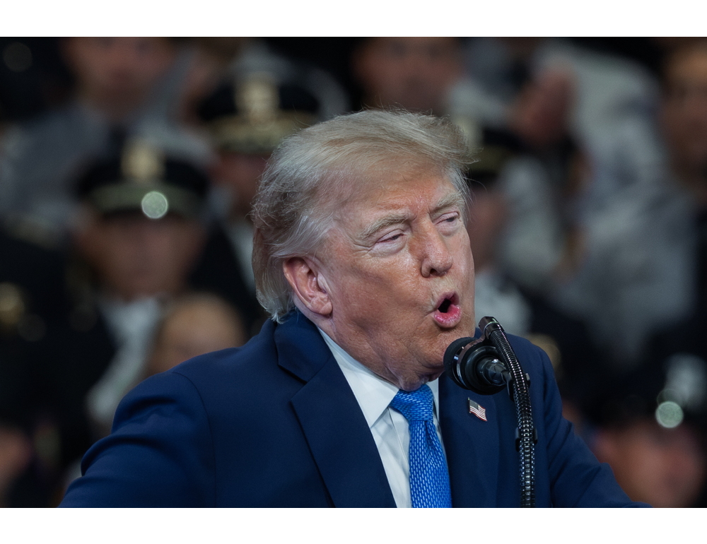 Trump, ‘bombarderemo l’Oman se si mette in mezzo su Hormuz’