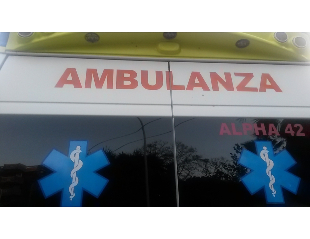 Turista 75enne muore per un malore in spiaggia in Sardegna