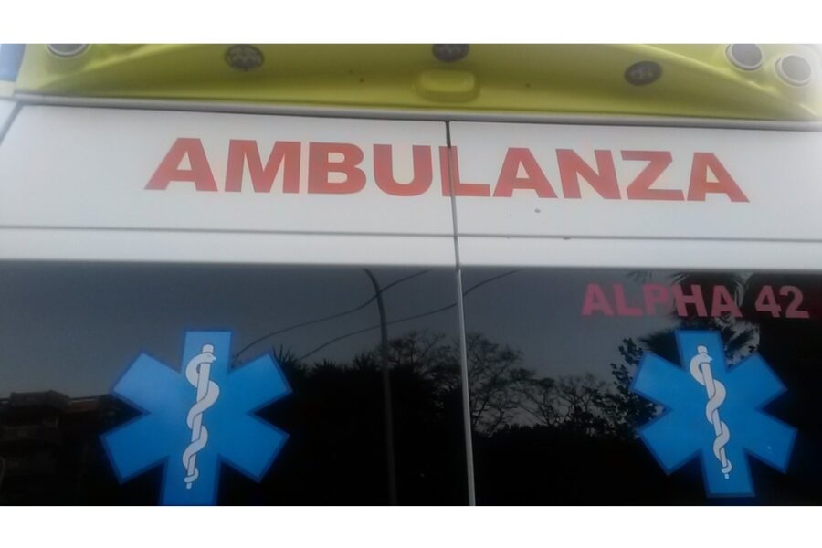 Subito soccorso dal bagnino e dagli operatori del 118