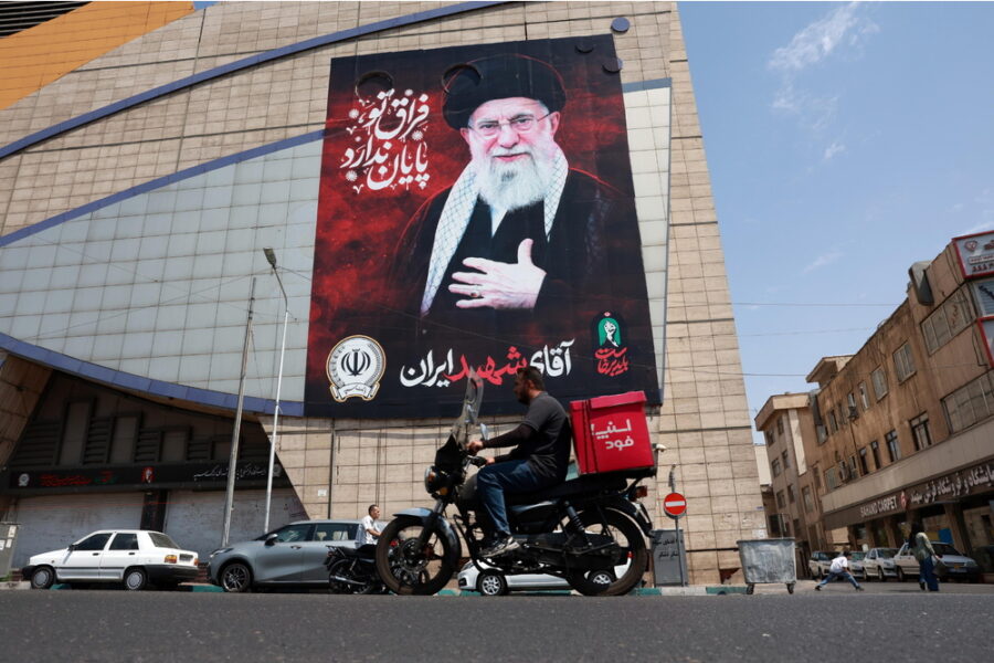 'Si stanno facendo progressi tra Teheran e Oman sullo stretto di Hormuz'