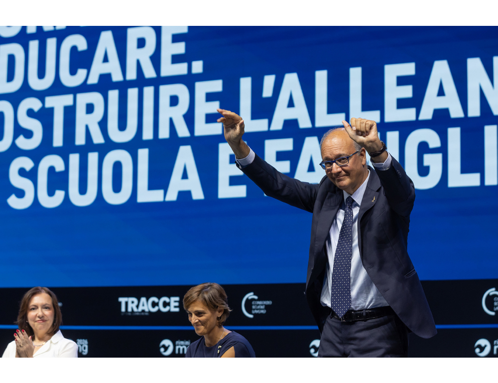 Valditara, ‘consenso informato è libertà, basta lavaggi del cervello’