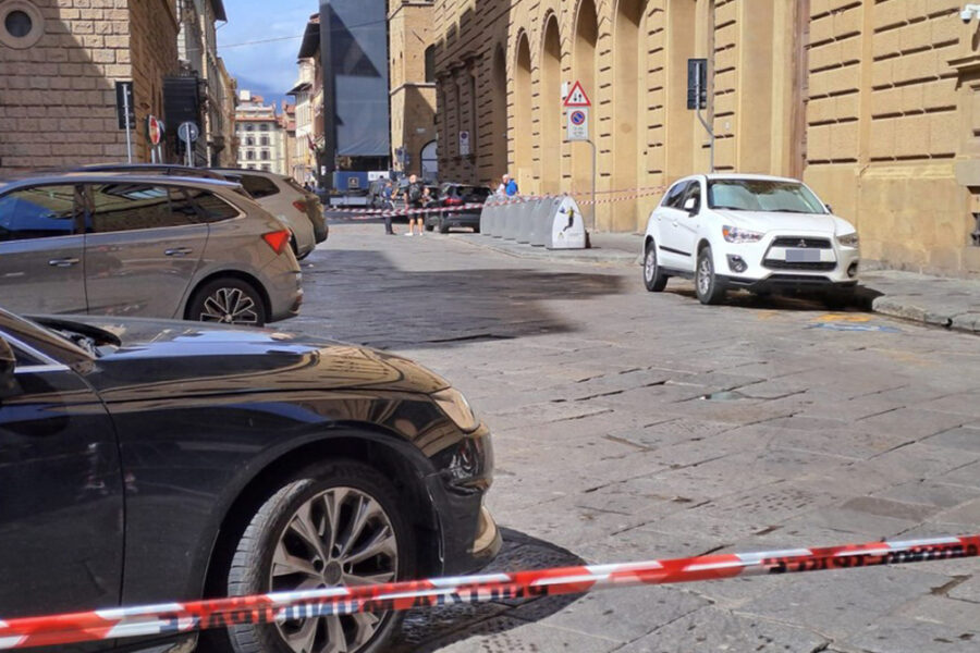 Chiusa piazza Davanzati
