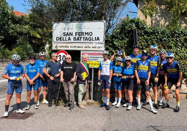 Sicurezza in bicicletta, nuovi cartelli in provincia. A San Fermo l'inaugurazione alla presenza del sindaco