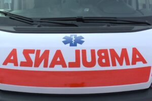 Sedicenne comasca in coma etilico fuori dalla discoteca a Porto Cesareo