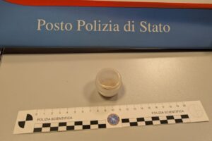 Como, evade dai domiciliari per comprare la droga. Denunciato 29enne comasco