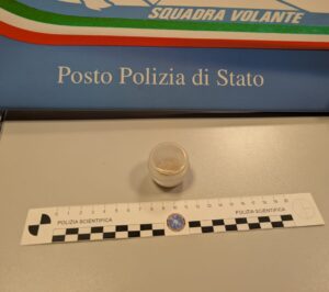Como, evade dai domiciliari per comprare la droga. Denunciato 29enne comasco