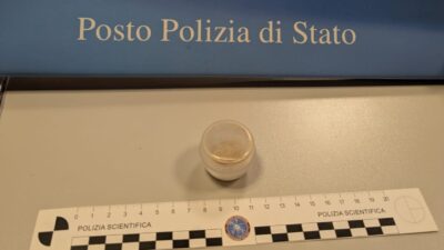 Como, evade dai domiciliari per comprare la droga. Denunciato 29enne