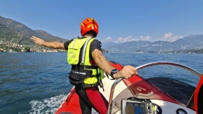 Lenno, si tuffa nel lago dalla barca e non riemerge. Disperso italiano 21enne