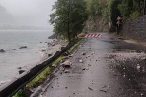 Valbrona, riaperta la provinciale dopo il maltempo della notte: domani nuovi interventi