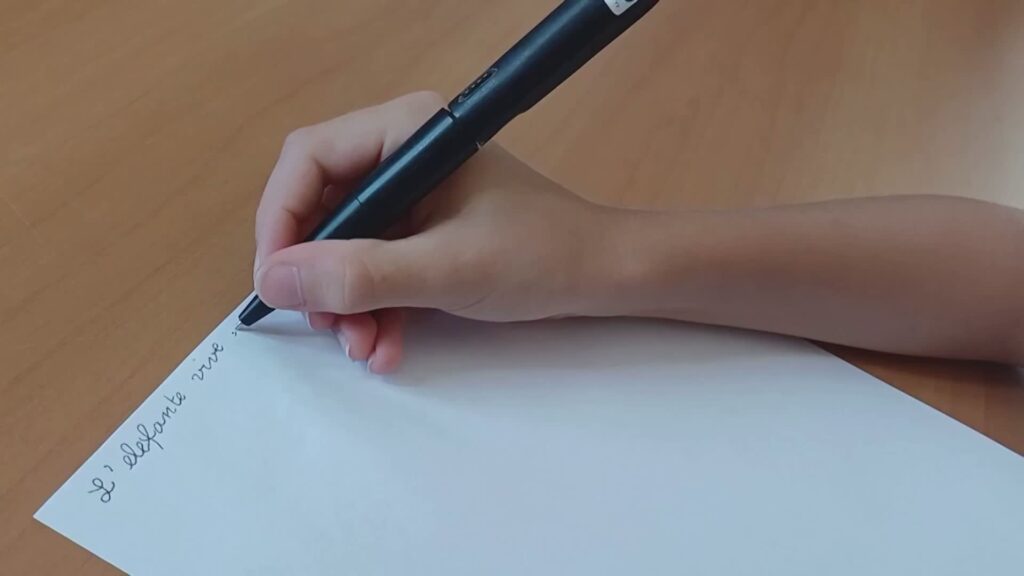 La penna “smart” per lo screening precoce della disgrafia. Lo studio di Politecnico di Milano e Insubria