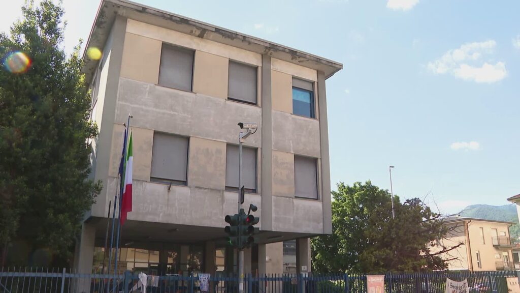 La scuola di Ponte Chiasso chiusa, il Pd: “Una ferita aperta. L’assessore Roperto si dimetta”