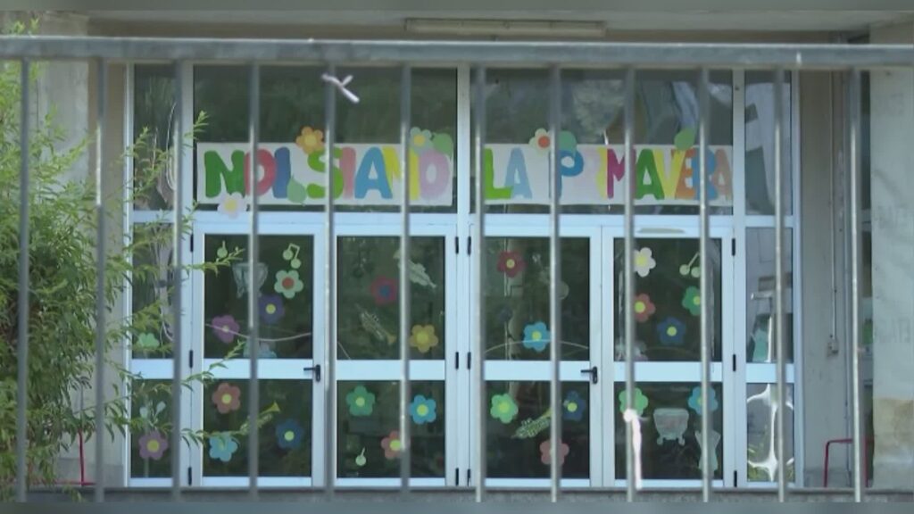Primaria Corridoni ammalorata: polemiche dal Pd. Molteni invita i genitori a visitare la scuola