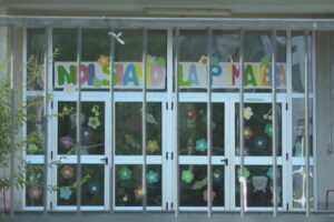 Primaria Corridoni ammalorata: polemiche dal Pd. Molteni invita i genitori a visitare la scuola