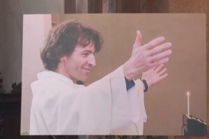 Preghiera e condivisione nel segno di don Roberto. Sei anni fa a Como l’omicidio del sacerdote