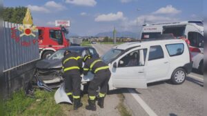 Frontale tra due auto a Luisago, ferita una donna di 58 anni