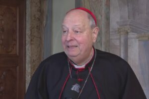 Il cardinale Cantoni ricoverato al Valduce. Procedono i controlli, resta monitorato in ospedale