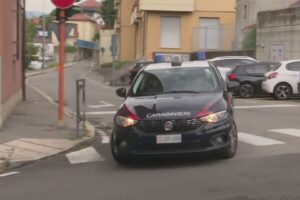 Cantù, fermato per un controllo simula un malore poi aggredisce carabinieri e infermiere. Arrestato
