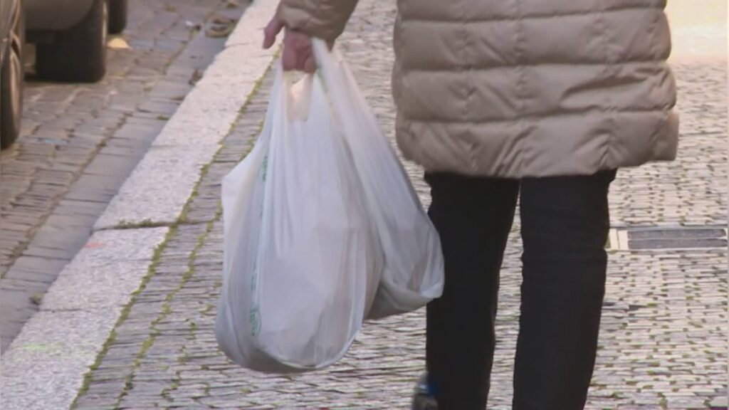 Autunno caldo in arrivo e bollette alle stelle. Nel Comasco rincari da 1500 euro per una coppia con due figli