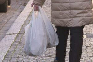 Autunno caldo in arrivo e bollette alle stelle. Nel Comasco rincari da 1500 euro per una coppia con due figli