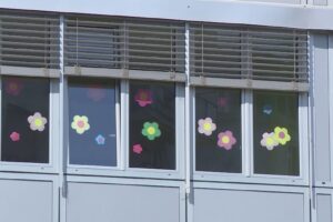 Salva (per il momento) la primaria Corridoni. Nessun trasferimento fino alla fine dell’anno